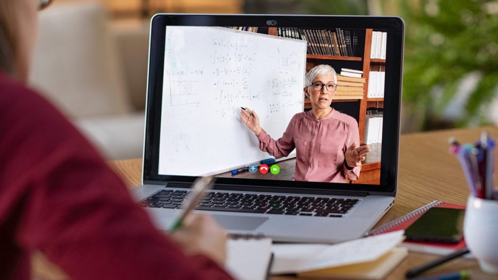 Онлайн програма для українських школярів